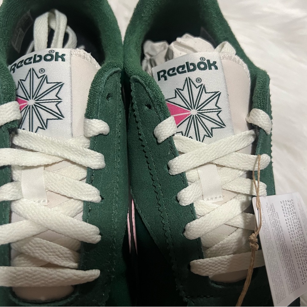 Reebok
Classic AZ - Picture 3 of 4